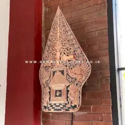Kerajinan Gunungan Wayang Tembaga